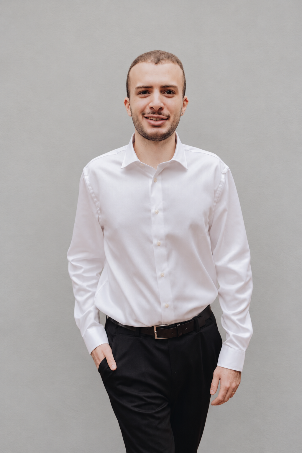 Thiago Duarte wearing a white shirt